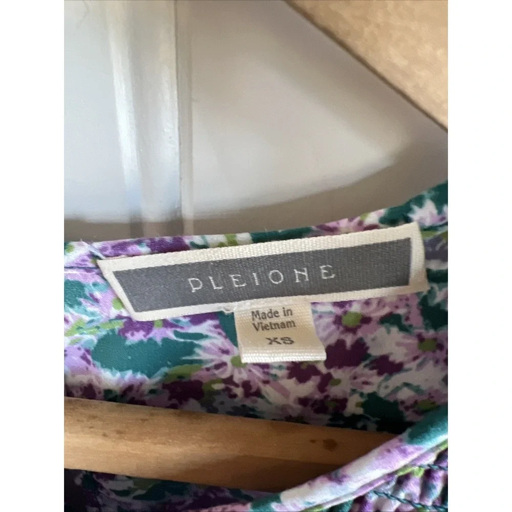 Pleione Blouse XS Peplum Puff 3/4 Sleeve Smocked Floral‎ Purple Green